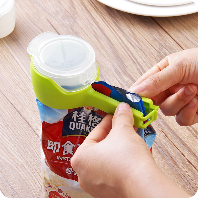 2-in-1 Bag Sealing Clip with Measuring Scoop