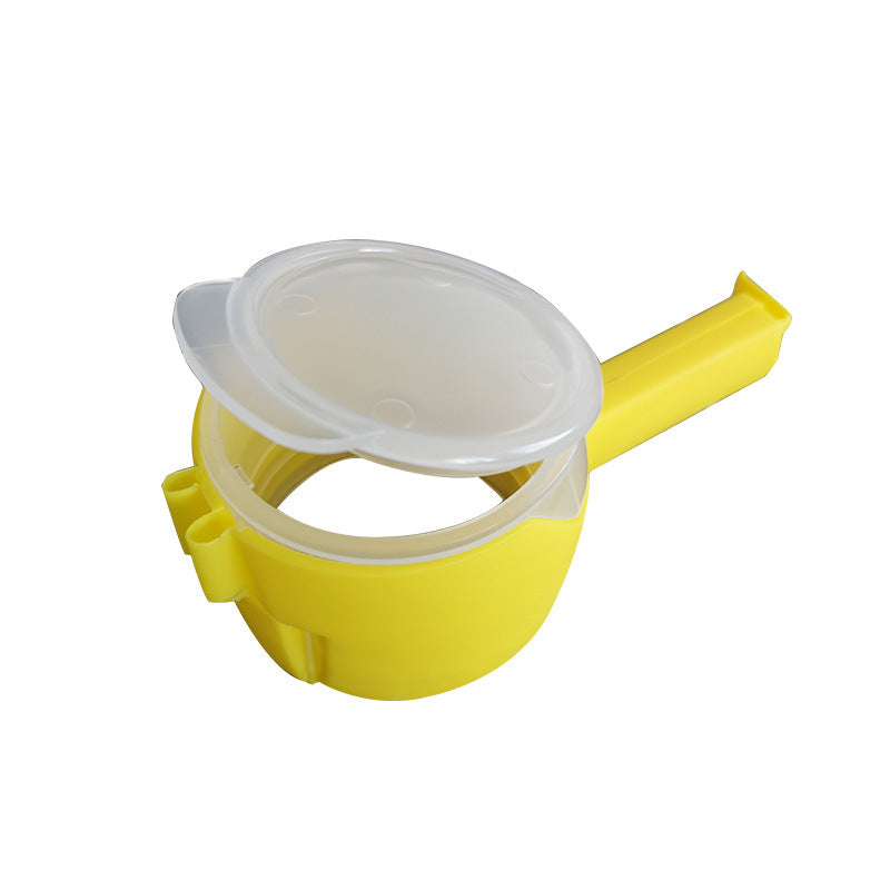 2-in-1 Bag Sealing Clip with Measuring Scoop